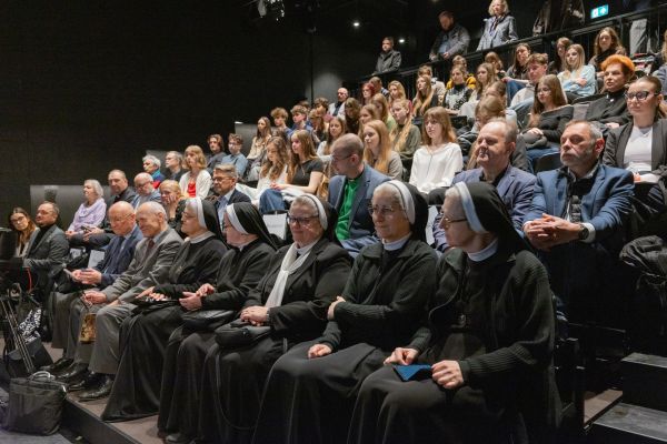 sympozium-ku-czci-b-chrapka26-03-25-e-naritsa-1E4581D1F-E3D7-6BF9-B9DD-DBEE58F01A60.jpg