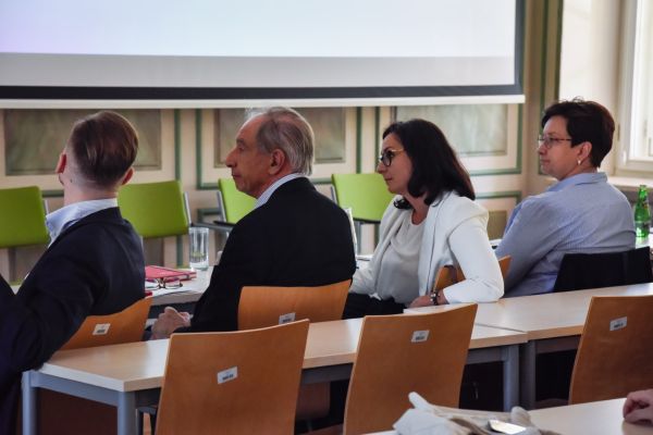debata3-06-23-evelina-naritsa-2343224E8F-E945-DA31-0650-6DBBCFB67249.jpg